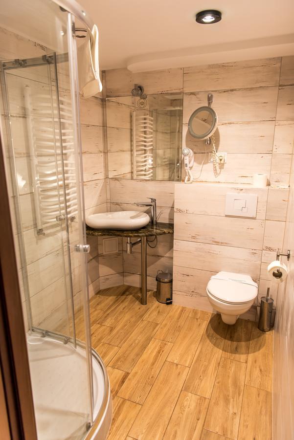 Zajazd Avangarda Wisznice Exteriér fotografie